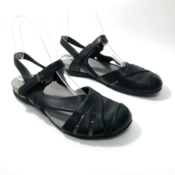 BareTraps Alicity Sandals - Picture 1 of 10